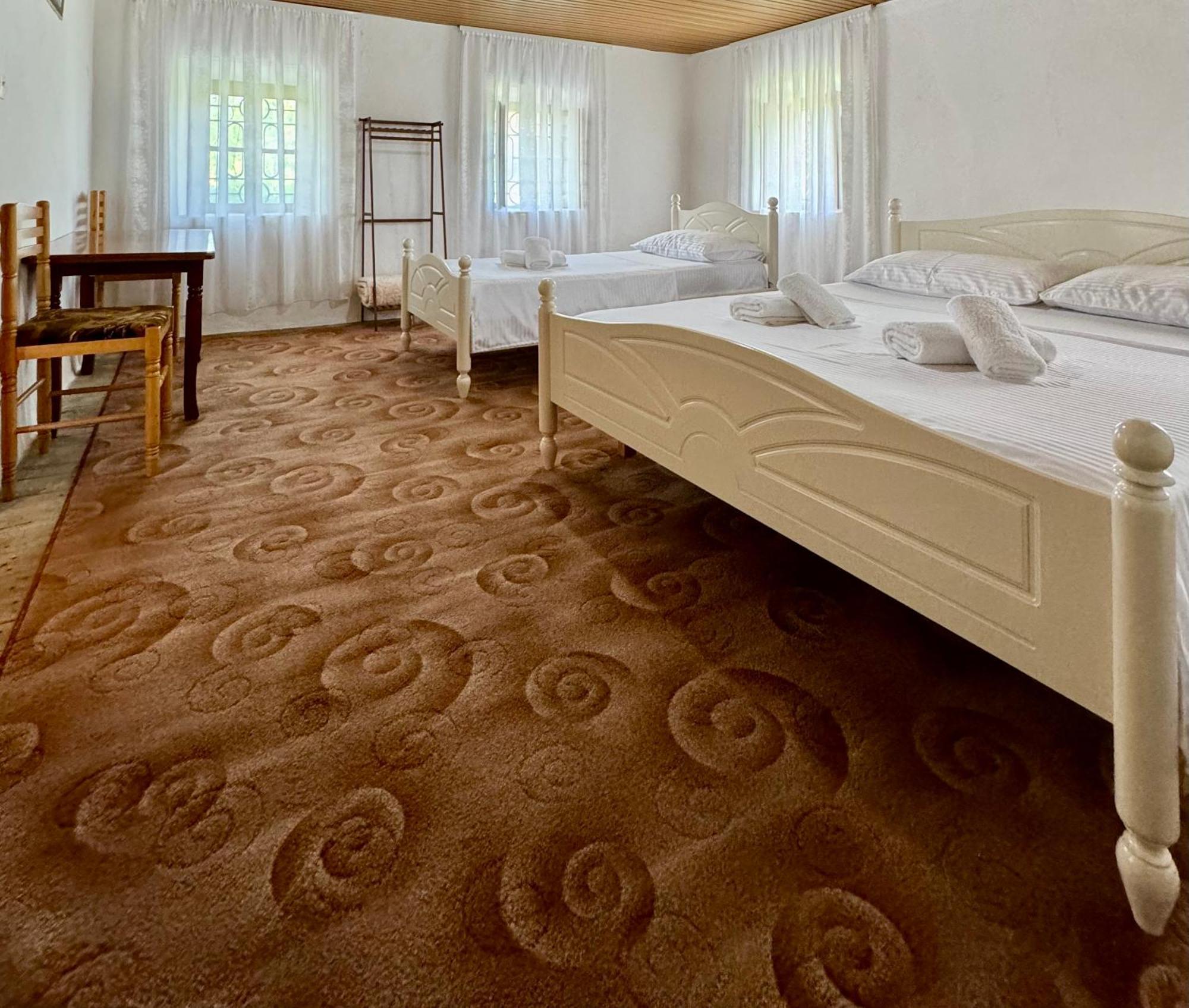 Guest House Noku Koman ภายนอก รูปภาพ