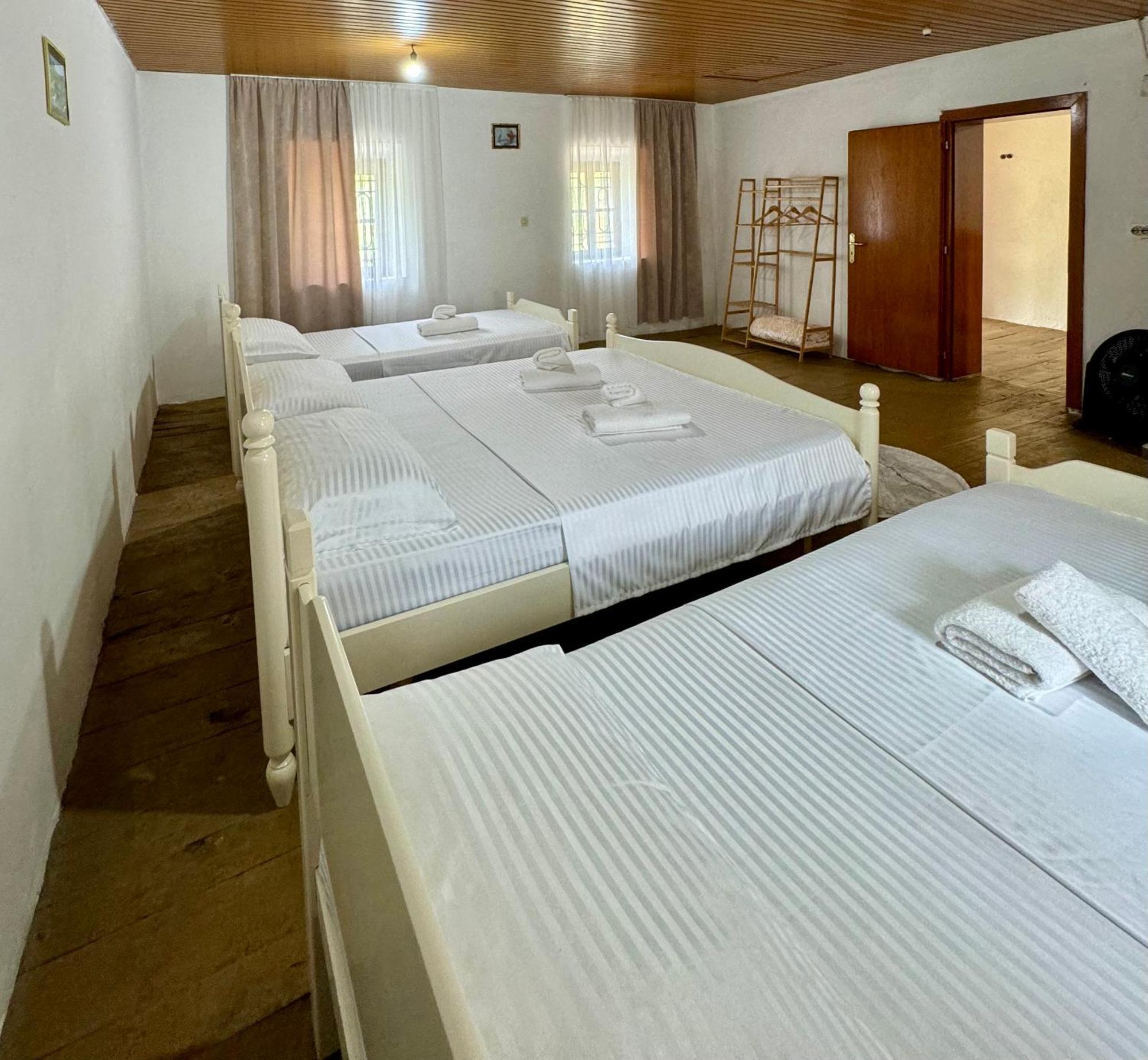 Guest House Noku Koman ภายนอก รูปภาพ