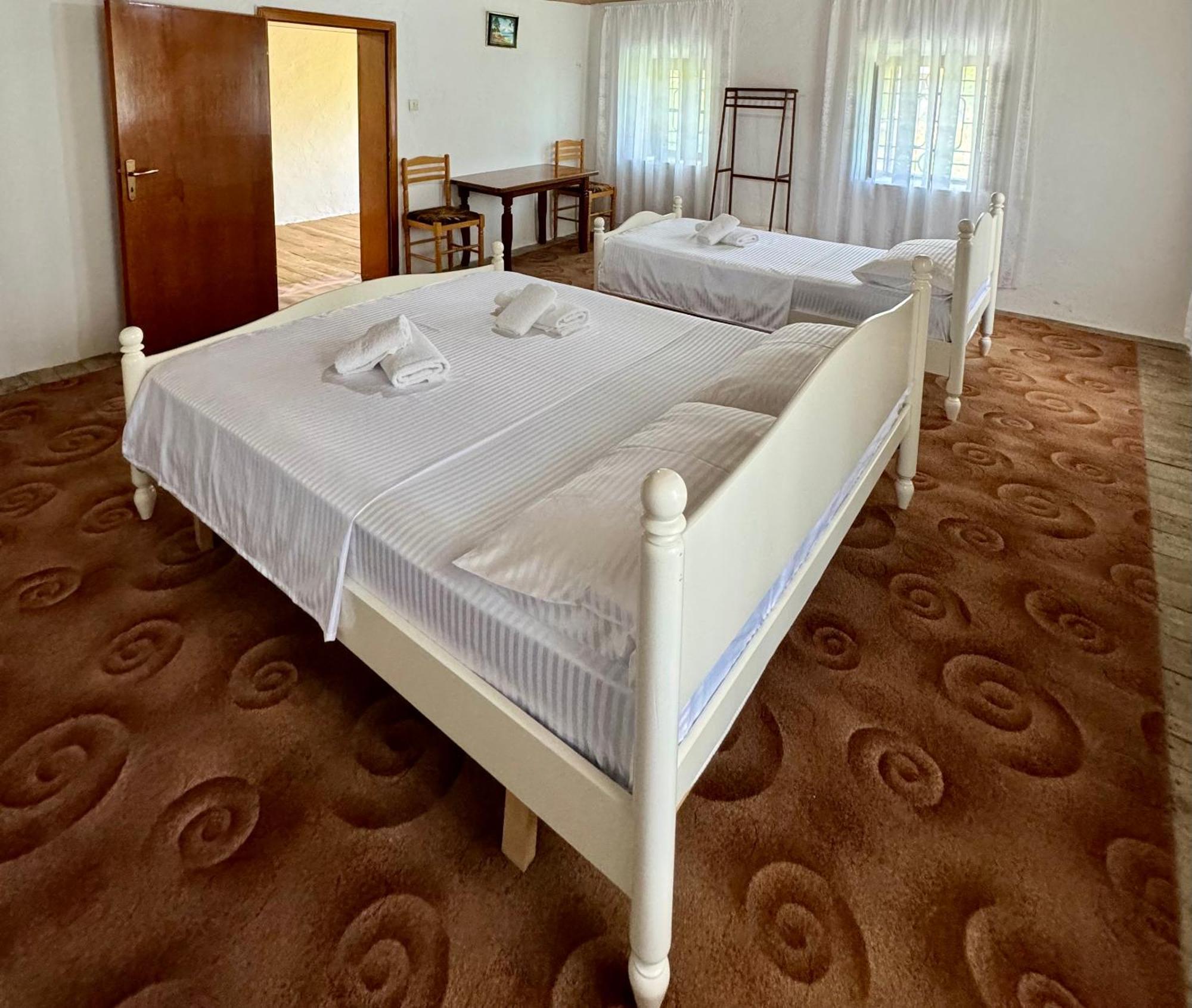 Guest House Noku Koman ภายนอก รูปภาพ